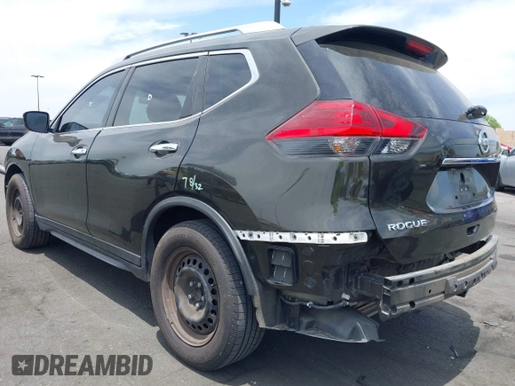 2017 Nissan Rogue SV z VIN KNMAT2MT5HP526512, wystawiony jako IAAI lot #42349293 z przebiegiem 93 620 mil mil oraz . Historia ofert i sprzedaży dostępna na DreamBid. Obrazek 3.