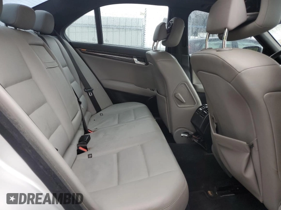 2008 Mercedes-Benz C 350 Sport z VIN WDDGF56X48R038486, wystawiony jako Copart lot #56498375 z przebiegiem 222 138 mil mil oraz Szkoda całkowita • Salvage title. Historia ofert i sprzedaży dostępna na DreamBid. Obrazek 10.