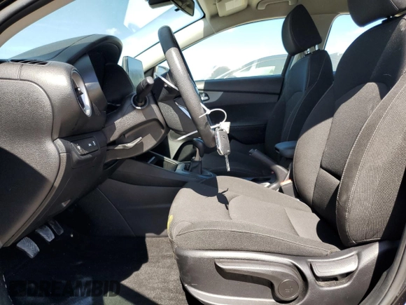 2021 Kia Forte LXS with VIN 3KPF24AD4ME409208, listed as a Copart auction lot 61753175 with 42,131 mi miles and Salvage title. Bid and sale history available at DreamBid. Image 7.