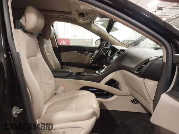 2020 Lincoln Nautilus Reserve with VIN 2LMPJ8KP0LBL33502, listed as a IAAI auction lot 41846725 with 54,347 mi miles and . Bid and sale history available at DreamBid. Image 5.