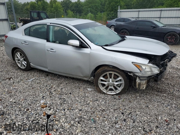 2009 Nissan Maxima S z VIN 1N4AA51E59C809004, wystawiony jako Copart lot #55623395 z przebiegiem 104 300 mil mil oraz Szkoda całkowita • Salvage title. Historia ofert i sprzedaży dostępna na DreamBid. Obrazek 4.