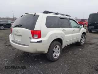 2004 Mitsubishi Endeavor XLS z VIN 4A4MN31S84E005906, wystawiony jako IAAI lot #41676031 z przebiegiem 125 334 mil mil oraz . Historia ofert i sprzedaży dostępna na DreamBid. Obrazek 4.