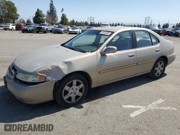 2000 Nissan Altima XE z VIN 1N4DL01D5YC243801, wystawiony jako Copart lot #52642985 z przebiegiem 237 665 mil mil oraz Szkoda całkowita • Salvage title. Historia ofert i sprzedaży dostępna na DreamBid. Obrazek 1.