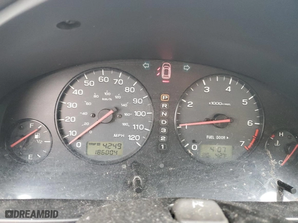 2001 Subaru Legacy Wagon Outback w/RB Equip with VIN 4S3BH665817631532, listed as a Copart auction lot 82431594 with 186,004 mi miles and Salvage Title. Bid and sale history available at carsss.com. Image 9.