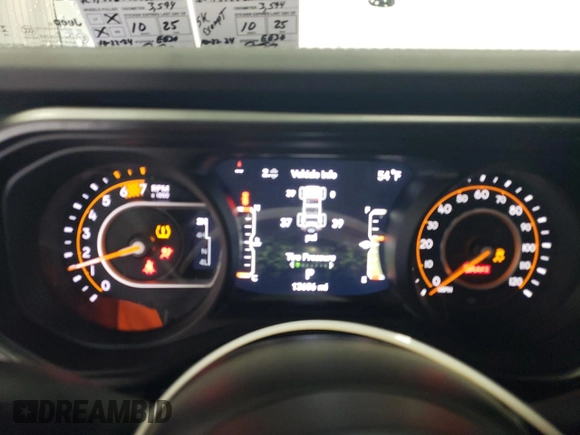 2024 Jeep Wrangler Sahara z VIN 1C4PJXEG6RW337020, wystawiony jako Copart lot #53308325 z przebiegiem 13 606 mil mil oraz Szkoda całkowita • Salvage title. Historia ofert i sprzedaży dostępna na DreamBid. Obrazek 9.