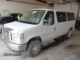 2010 Ford Econoline Passenger XL z VIN 1FBNE3BLXADA34381, wystawiony jako IAAI lot #42360257 z przebiegiem 211 639 mil mil oraz . Historia ofert i sprzedaży dostępna na DreamBid. Obrazek 2.