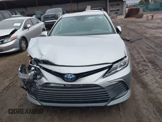 2022 Toyota Camry Hybrid LE with VIN 4T1C31AK4NU582044, listed as a IAAI auction lot 41496677 with 52,991 mi miles. Bid and sale history available at carsss.com. Image 13.