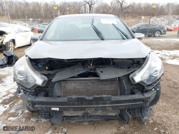 2016 Kia Forte LX with VIN KNAFX4A66G5523808, listed as a IAAI auction lot 41424929 with 1 mi miles. Bid and sale history available at carsss.com. Image 6.