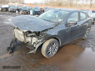 2020 Toyota Yaris Sedan L with VIN 3MYDLBYV2LY712168, listed as a IAAI auction lot 41564468 with NaN miles. Bid and sale history available at carsss.com. Image 20.