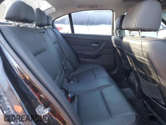 2009 BMW 3 Series 328i xDrive z VIN WBAPK73539A454076, wystawiony jako Copart lot #49962565 z przebiegiem 319 544 mil mil oraz Czysty tytuł • Clean title. Historia ofert i sprzedaży dostępna na DreamBid. Obrazek 10.