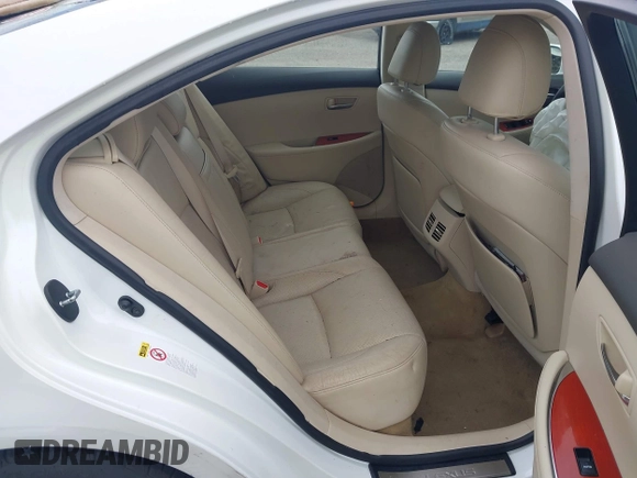2011 Lexus ES 330 z VIN JTHBK1EG1B2440216, wystawiony jako IAAI lot #42685415 z przebiegiem 133 902 mil mil oraz . Historia ofert i sprzedaży dostępna na DreamBid. Obrazek 8.
