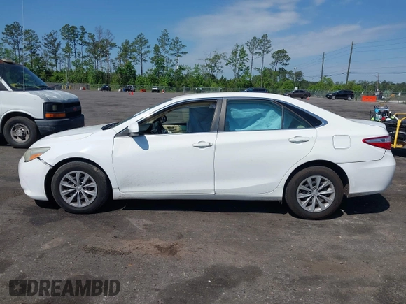 2015 Toyota Camry XLE with VIN 4T1BF1FK6FU948938, listed as a IAAI auction lot 42023487 with 107,232 mi miles. Bid and sale history available at carsss.com. Image 14.