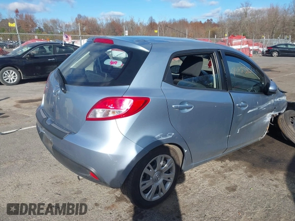 2013 Mazda Mazda2 Sport with VIN JM1DE1KZ9D0153941, listed as a IAAI auction lot 40823861 with 41,044 mi miles. Bid and sale history available at carsss.com. Image 4.