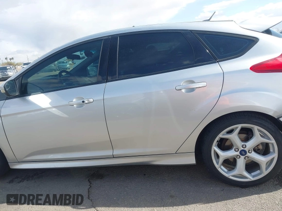 2014 Ford Focus ST with VIN 1FADP3L94EL422471, listed as a IAAI auction lot 41950492 with 80,440 mi miles and . Bid and sale history available at carsss.com. Image 14.