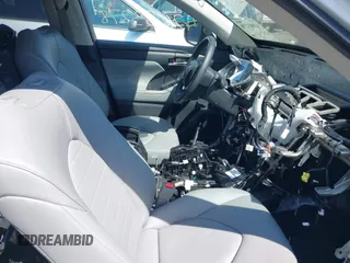 2024 Toyota Highlander LE z VIN 5TDKDRBH6RS544226, wystawiony jako IAAI lot #42083278 z przebiegiem 6 066 mil mil oraz . Historia ofert i sprzedaży dostępna na DreamBid. Obrazek 5.
