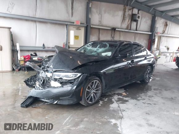 2020 BMW 3 Series 330i xDrive with VIN 3MW5R7J0XL8B23542, listed as a IAAI auction lot 40267310 with 1 mi miles. Bid and sale history available at carsss.com. Image 16.