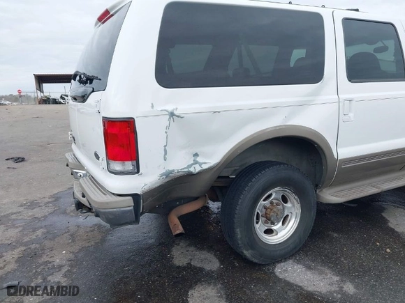 2000 Ford Excursion Limited with VIN 1FMNU43S0YEC77191, listed as a IAAI auction lot 41593538 with 207,847 mi miles. Bid and sale history available at carsss.com. Image 6.