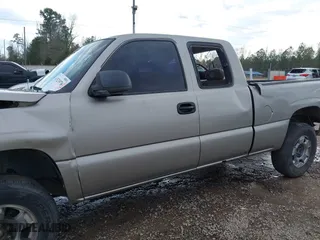 2000 Chevrolet Silverado 1500 LT with VIN 1GCEK19T8YE189692, listed as a IAAI auction lot 41523976 with 165,695 mi miles. Bid and sale history available at carsss.com. Image 19.