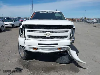 2010 Chevrolet Silverado 1500 LT with VIN 3GCRKSE34AG142638, listed as a IAAI auction lot 41620863 with 330,631 mi miles. Bid and sale history available at carsss.com. Image 12.