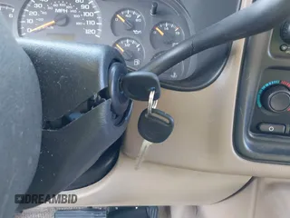 2003 Chevrolet Suburban LT z VIN 3GNEC16Z03G317762, wystawiony jako IAAI lot #40997537 z przebiegiem Nie podano mil oraz . Historia ofert i sprzedaży dostępna na DreamBid. Obrazek 11.