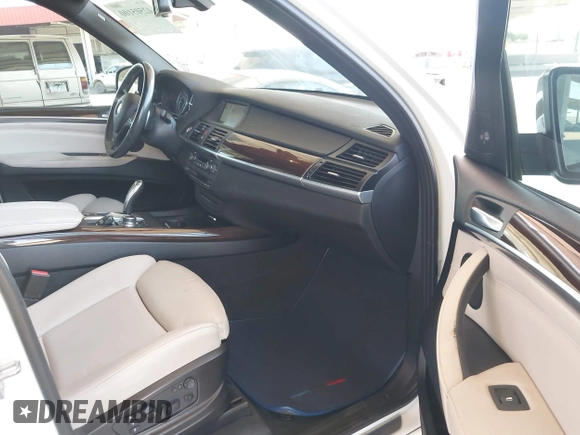 2013 BMW X5 xDrive50i with VIN 5UXZV8C53D0C17368, listed as a IAAI auction lot 42505100 with 86,497 mi miles and . Bid and sale history available at DreamBid. Image 5.