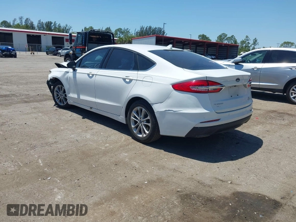 2020 Ford Fusion SE with VIN 3FA6P0HD1LR132613, listed as a IAAI auction lot 42051569 with 48,324 mi miles and . Bid and sale history available at carsss.com. Image 3.
