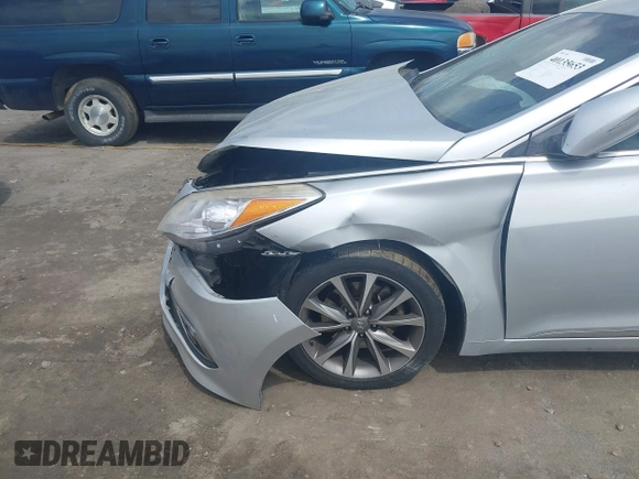 2017 Hyundai Azera with VIN KMHFG4JG9HA579046, listed as a IAAI auction lot 40135653 with Not Provided miles and . Bid and sale history available at carsss.com. Image 12.