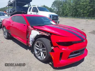 2017 Chevrolet Camaro 1LT z VIN 1G1FB1RS4H0201483, wystawiony jako IAAI lot #42313718 z przebiegiem 84 031 mil mil oraz . Historia ofert i sprzedaży dostępna na DreamBid. Obrazek 1.