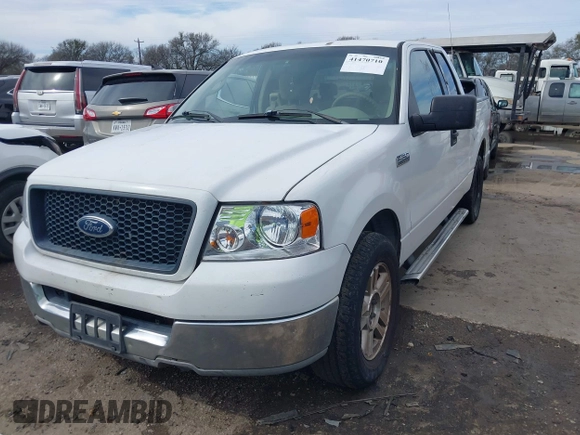 2004 Ford F-150 XLT with VIN 1FTRX12534KC29493, listed as a IAAI auction lot 41470710 with 272,253 mi miles. Bid and sale history available at carsss.com. Image 17.