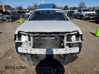 2016 Chrysler 300 with VIN 2C3CCAET1GH198305, listed as a Copart auction lot 88867505 with 101,795 mi miles and Salvage Title. Bid and sale history available at carsss.com. Image 5.