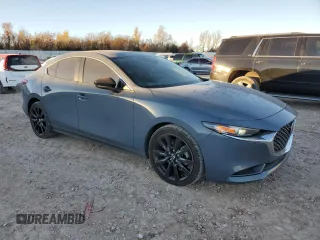 2022 Mazda 3 Carbon Edition z VIN 3MZBPACL0NM300509, wystawiony jako Copart lot #82294524 z przebiegiem 43 367 mil mil oraz Szkoda całkowita • Salvage title. Historia ofert i sprzedaży dostępna na DreamBid. Obrazek 4.