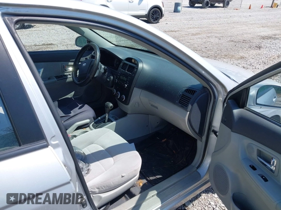2007 Kia Spectra EX with VIN KNAFE121775415964, listed as a IAAI auction lot 41951831 with 176,903 mi miles. Bid and sale history available at carsss.com. Image 5.