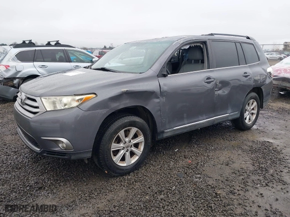 2011 Toyota Highlander with VIN 5TDZK3EH2BS024396, listed as a IAAI auction lot 41009975 with 188,597 mi miles. Bid and sale history available at carsss.com. Image 2.
