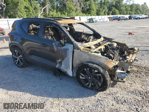 2020 Volvo XC40 R-Design with VIN YV4162UM8L2184542, listed as a Copart auction lot 54740645 with Not provided miles and Non repairable. Bid and sale history available at DreamBid. Image 4.