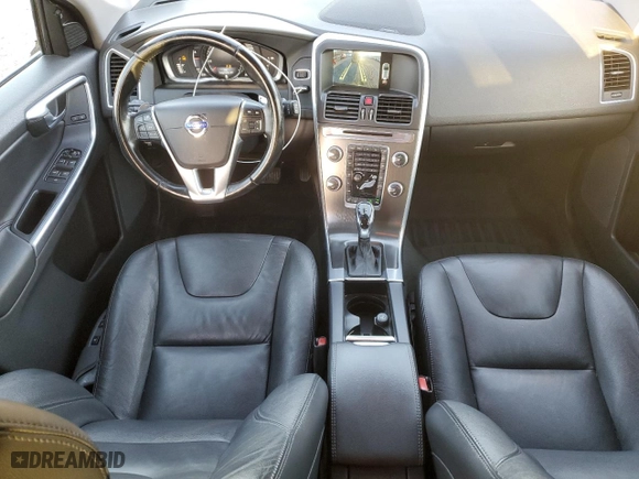 2015 Volvo XC60 T6 Platinum with VIN YV4902RM1F2662348, listed as a Copart auction lot 84502354 with 106,515 mi miles and Salvage Title. Bid and sale history available at carsss.com. Image 8.