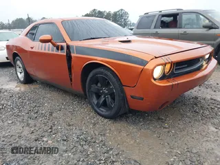 2011 Dodge Challenger z VIN 2B3CJ4DG5BH605530, wystawiony jako IAAI lot #41437632 z przebiegiem 139 992 mil mil oraz . Historia ofert i sprzedaży dostępna na DreamBid. Obrazek 1.