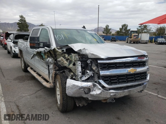 2018 Chevrolet Silverado 1500 LT with VIN 3GCUKREH0JG236515, listed as a Copart auction lot 49532862 with 118,539 mi miles and Salvage Title. Bid and sale history available at carsss.com. Image 1.