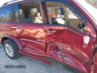2004 Suzuki XL7 LX z VIN JS3TX92V844110977, wystawiony jako IAAI lot #41343611 z przebiegiem 64 773 mil mil oraz . Historia ofert i sprzedaży dostępna na DreamBid. Obrazek 6.