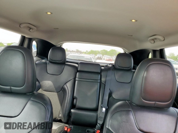 2019 Jeep Cherokee Latitude Plus with VIN 1C4PJLLN6KD147469, listed as a Copart auction lot 53703725 with 70,606 mi miles and Clean title. Bid and sale history available at DreamBid. Image 10.