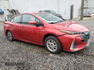 2017 Toyota Prius Plus with VIN JTDKARFP6H3035781, listed as a Copart auction lot 61357615 with 84,073 mi miles and Salvage title. Bid and sale history available at DreamBid. Image 4.