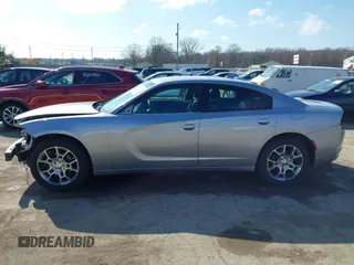 2015 Dodge Charger SXT z VIN 2C3CDXJG3FH754900, wystawiony jako IAAI lot #41850117 z przebiegiem 177 570 mil mil oraz . Historia ofert i sprzedaży dostępna na DreamBid. Obrazek 15.
