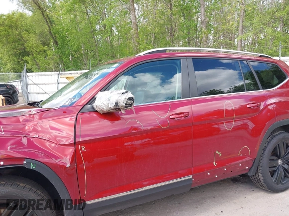 2018 Volkswagen Atlas SEL with VIN 1V2MR2CA3JC569544, listed as a IAAI auction lot 42271392 with 123,960 mi miles and . Bid and sale history available at DreamBid. Image 18.