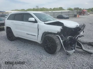 2017 Jeep Grand Cherokee Altitude z VIN 1C4RJFAG4HC909887, wystawiony jako Copart lot #50641215 z przebiegiem 69 185 mil mil oraz Szkoda całkowita • Salvage title. Historia ofert i sprzedaży dostępna na DreamBid. Obrazek 4.