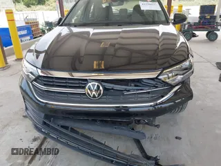 2024 Volkswagen Jetta SE with VIN 3VW7M7BU5RM052470, listed as a IAAI auction lot 42520137 with 26,902 mi miles and . Bid and sale history available at DreamBid. Image 6.