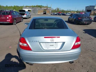 2006 Mercedes-Benz SLK-Class 3.0L with VIN WDBWK54F86F085545, listed as a IAAI auction lot 42040416 with 48,352 mi miles. Bid and sale history available at carsss.com. Image 16.