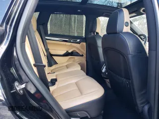 2016 Porsche Cayenne S E-Hybrid z VIN WP1AE2A29GLA17128, wystawiony jako Copart lot #87010884 z przebiegiem 130 895 mil mil oraz Szkoda całkowita • Salvage title. Historia ofert i sprzedaży dostępna na DreamBid. Obrazek 12.