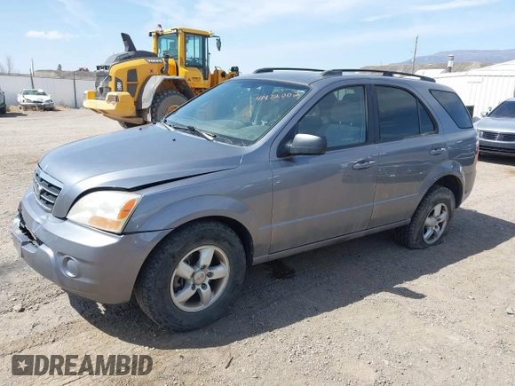 2008 Kia Sorento LX z VIN KNDJC735885836309, wystawiony jako IAAI lot #41972002 z przebiegiem 199 357 mil mil oraz . Historia ofert i sprzedaży dostępna na DreamBid. Obrazek 2.