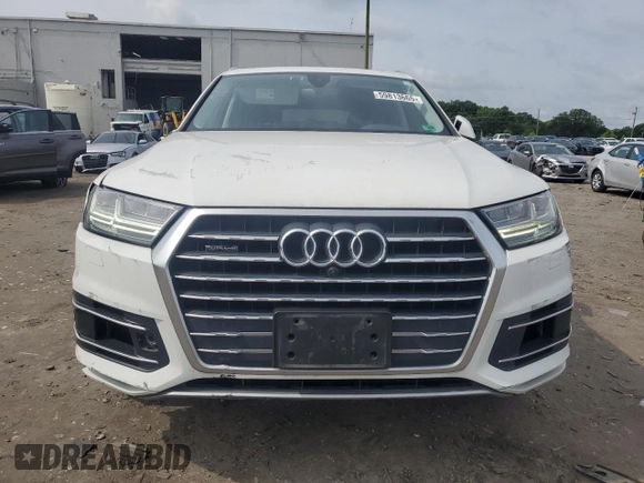 2019 Audi Q7 Premium Plus with VIN WA1LAAF75KD038821, listed as a Copart auction lot 59813665 with 61,889 mi miles and Salvage title. Bid and sale history available at DreamBid. Image 5.