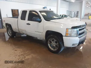 2007 Chevrolet Silverado 1500 1LT with VIN 1GCEK19C47Z516497, listed as a IAAI auction lot 41436051 with 285,072 mi miles and . Bid and sale history available at DreamBid. Image 1.