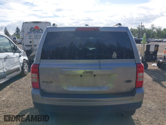 2016 Jeep Patriot Sport with VIN 1C4NJRBBXGD709026, listed as a IAAI auction lot 42207952 with 190,408 mi miles and . Bid and sale history available at DreamBid. Image 16.